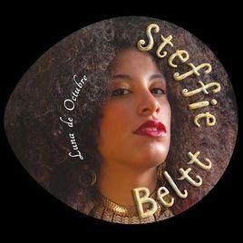 Portada de Álbum "Luna de Octubre", de Steffie Beltt