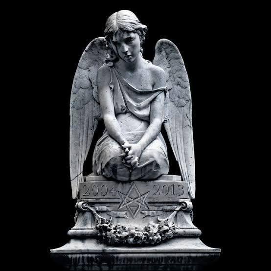 Portada de Álbum "2004 - 2013", de Bring Me The Horizon