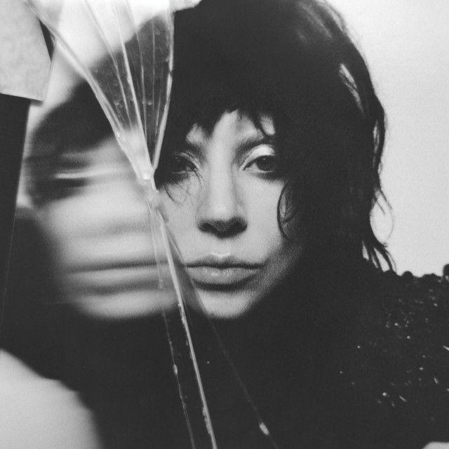 Capa do álbum "Abracadabra", de Lady Gaga