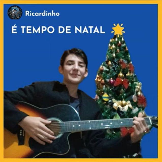 Portada de Álbum "É Tempo de Natal", de Ricardinho Cantor