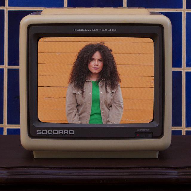 Portada del álbum "SOCORRO", de Rebeca Carvalho