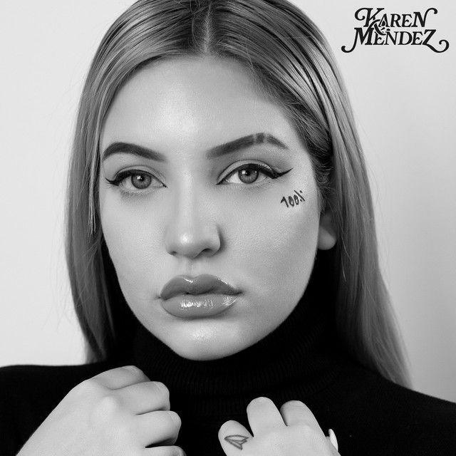 Portada de Álbum "100%", de Karen Méndez