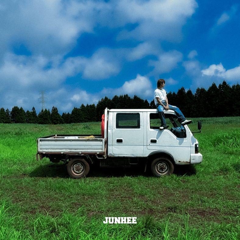 Portada de Álbum "The First Day & Night", de JUNHEE