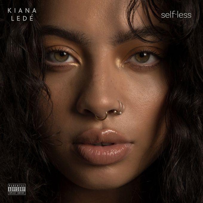 Capa do Álbum "Selfless", de Kiana Ledé