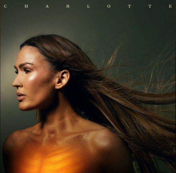 Capa do Álbum "Charlotte", de Vitaa