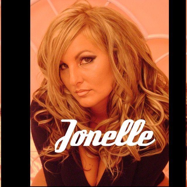 Capa do Álbum "Jonelle", de Jonelle