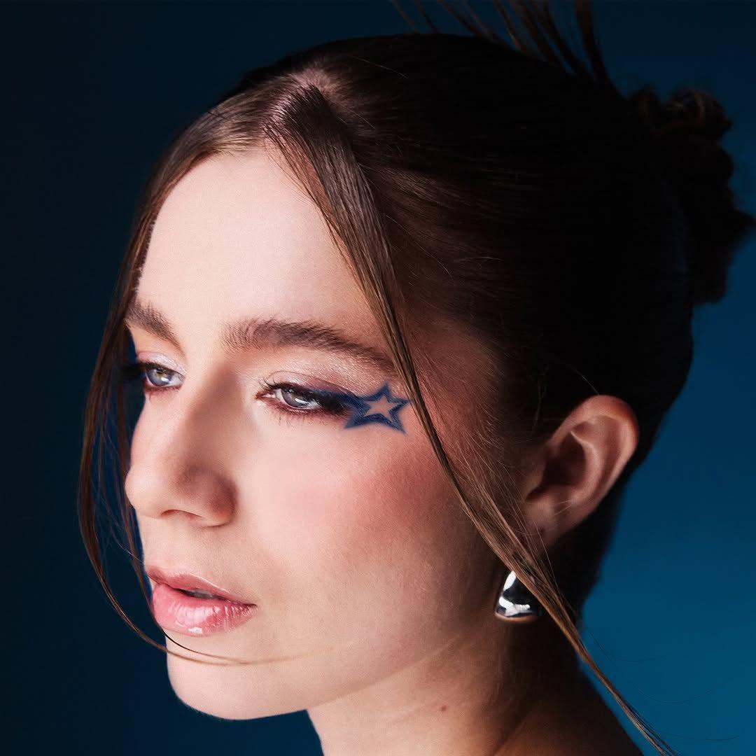 Capa do Álbum "FELÍDIA", de GIANA