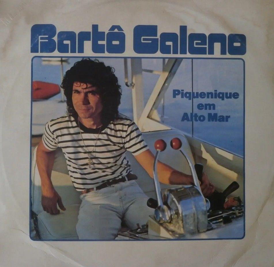 Portada de Álbum "Piquenique em Alto Mar", de Bartô Galeno