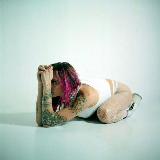 Portada de Álbum "searching for nirvana", de Royal & the Serpent