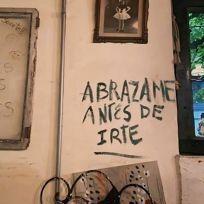 Portada de Sencillo/EP "Abrazame Antes de Irte", de Chris Who?