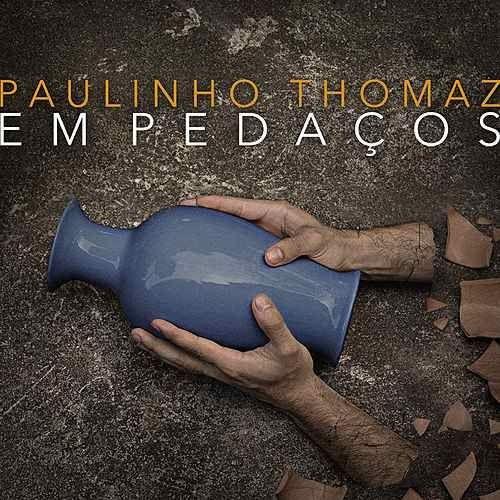 Portada de Álbum "Em Pedaços", de Paulo Thomaz