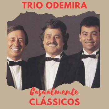 Portada de Álbum "Casualmente Classicos", de Trio Odemira