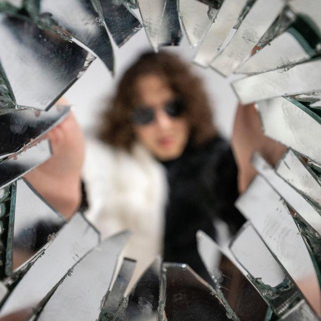 Portada de Álbum "The Attack of Mirrors", de Moon Walker