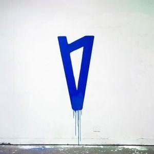 Capa do Álbum "I Met You When I Was 18", de LAUV