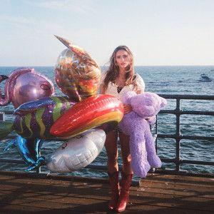 Capa do Single/EP "sun kissed (deluxe)", de Kenzie Cait