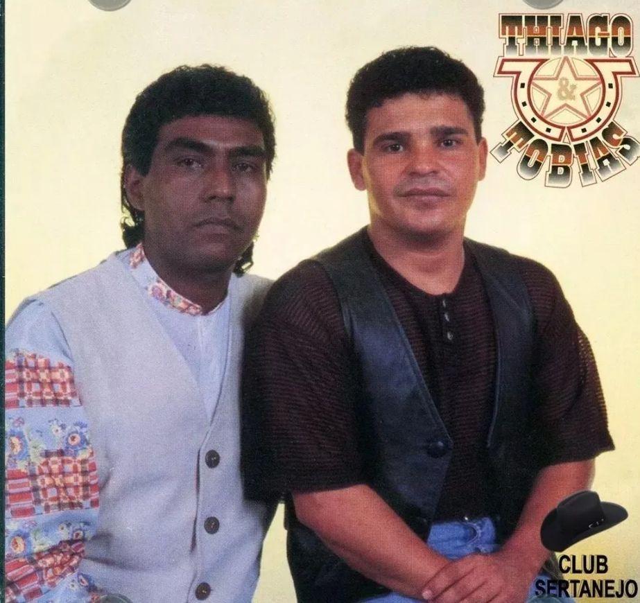 Portada de Álbum "Vol. 4", de Thiago e Tobias