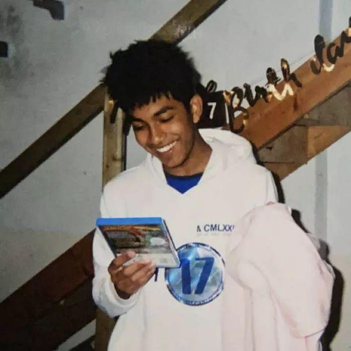 Portada de Sencillo/EP "just give it time", de Hold