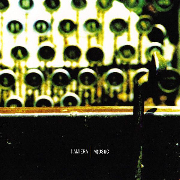 Capa do Álbum "M(US)IC", de Damiera
