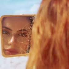 Portada de Sencillo/EP "sinto tudo ao mesmo tempo", de Mavi Carpin