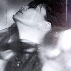 Portada del álbum "SHADOW WORK", de Angela Aki