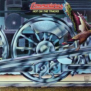 Capa do Álbum "Hot On The Tracks", de The Commodores