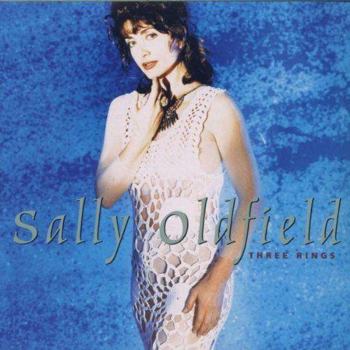 Portada del álbum "Three Rings", de Sally Oldfield