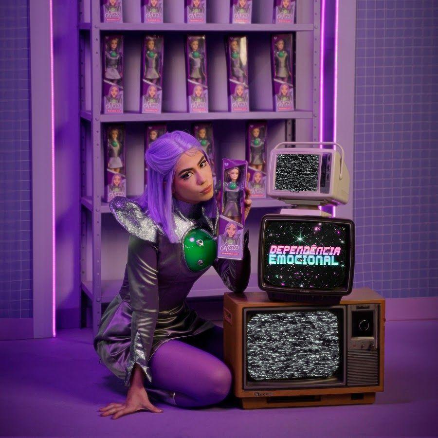 Portada de Sencillo/EP "Dependência Emocional", de Nina Baiocchi