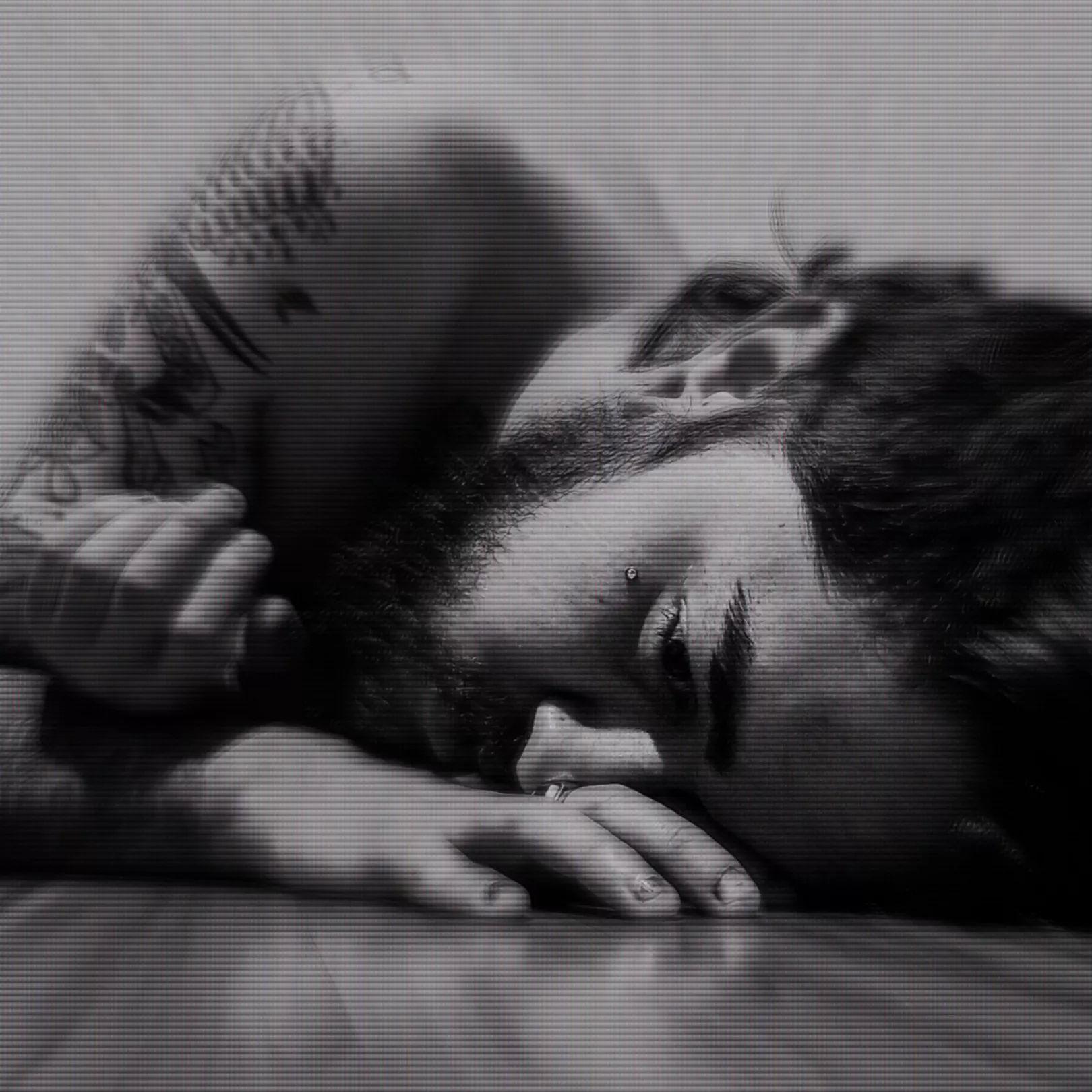 Single/EP cover of "Quando Os Gritos Cabem Em Um Silêncio" by Oliver Aldrin