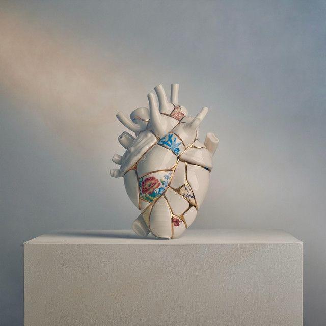 Capa do álbum "KINTSUGI", de Un Corazón