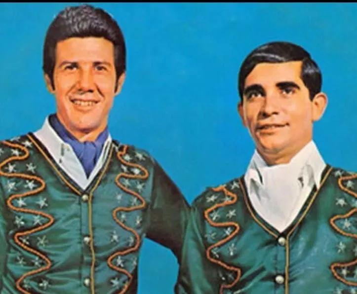 Portada de Álbum "Hino de Reis", de Criolo e Barrerito