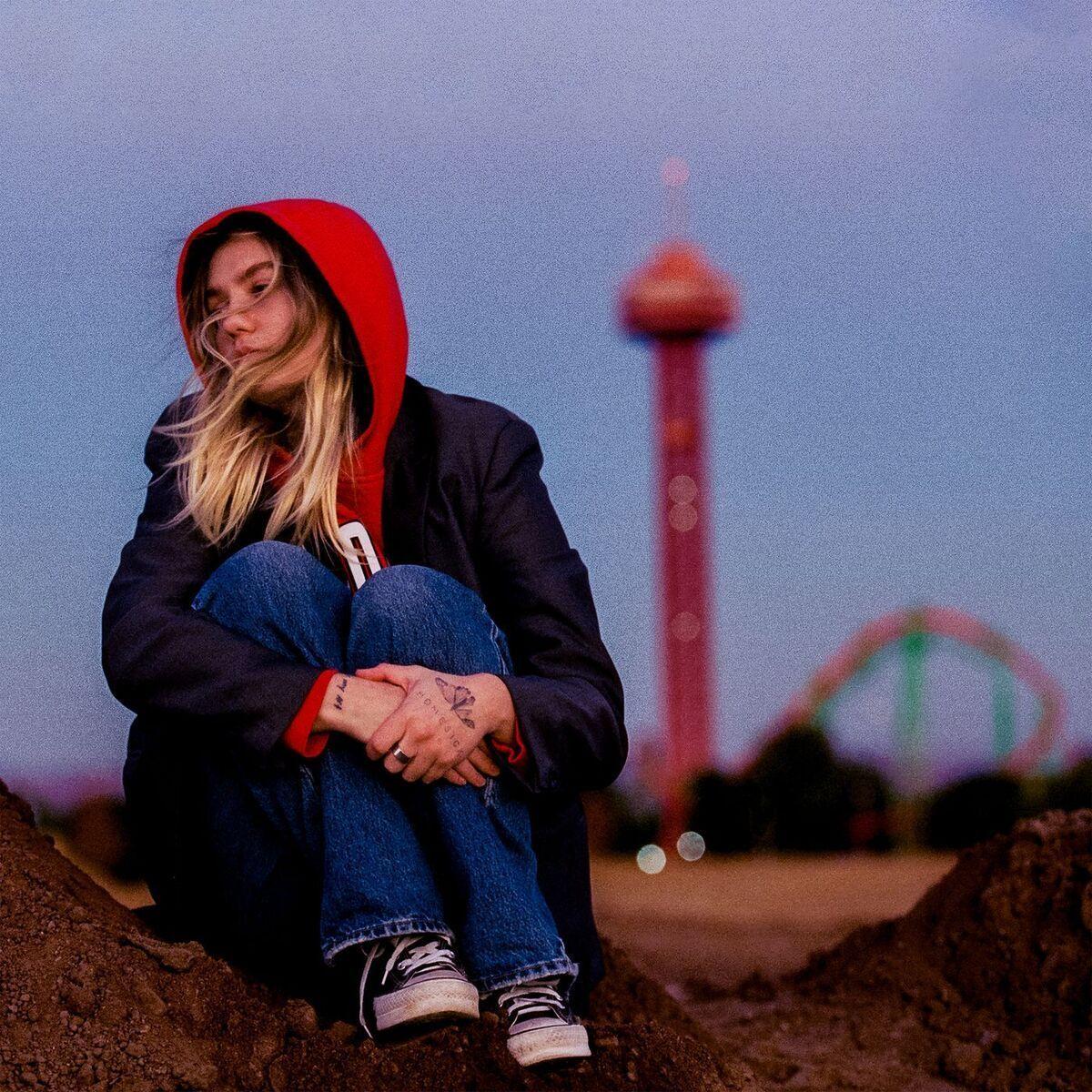 Portada de Álbum "too late to cry", de Carlie Hanson