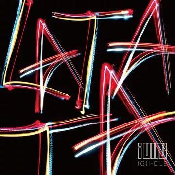 Capa do álbum "LATATA (Japanese Version)", de i-dle