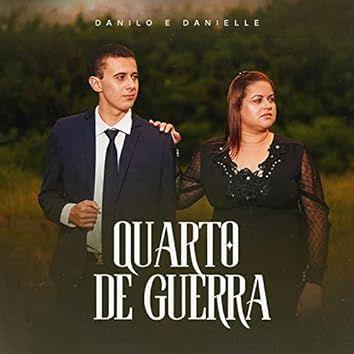 Capa do Single/EP "Quarto de Guerra", de Danilo e Danielle