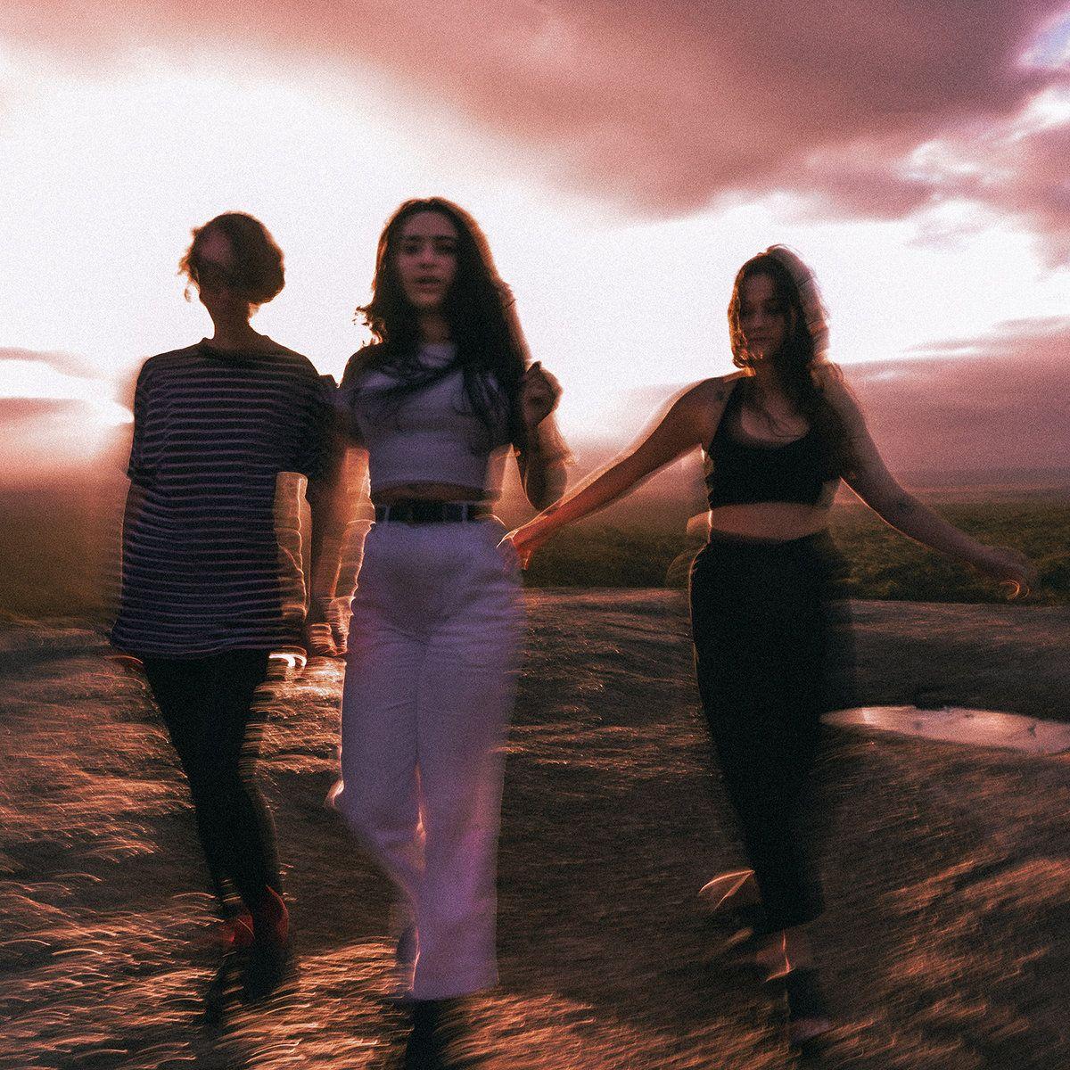 Portada de Álbum "Running With The Hurricane", de Camp Cope