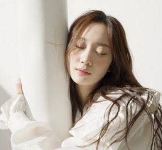 Portada de Sencillo/EP "What-R-Ing (자존감 물주기)", de Kang Min Seo