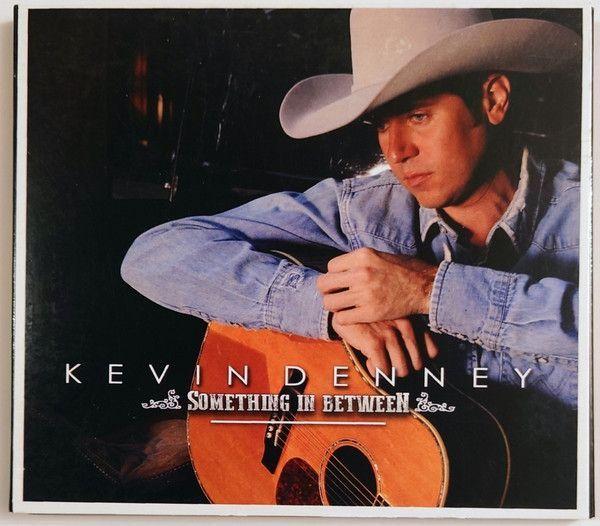 Portada de Álbum "Something In Between", de Kevin Denney
