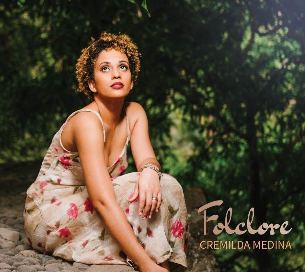 Portada de Álbum "Folclore", de Cremilda Medina