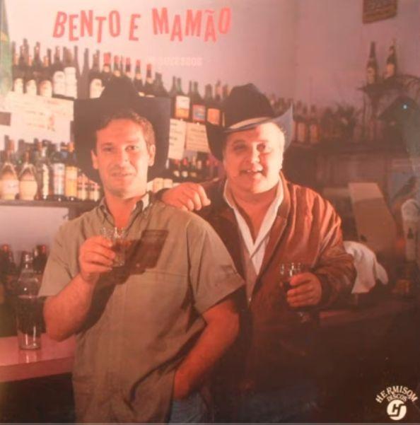 Portada de Álbum "Um Porre de Sucessos", de Bento e Mamão