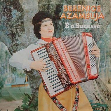 Portada del álbum "É o Sucesso", de Berenice Azambuja