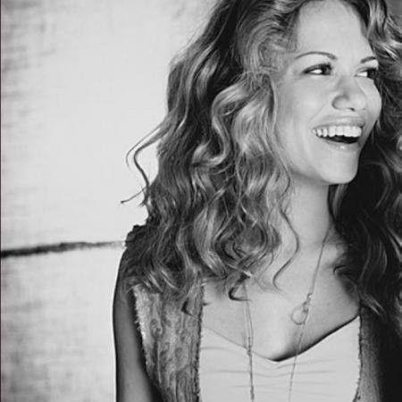 Capa do Álbum "The Starter Kit", de Bethany Joy Lenz