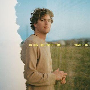 Portada de Álbum "In Our Own Sweet Time", de Vance Joy
