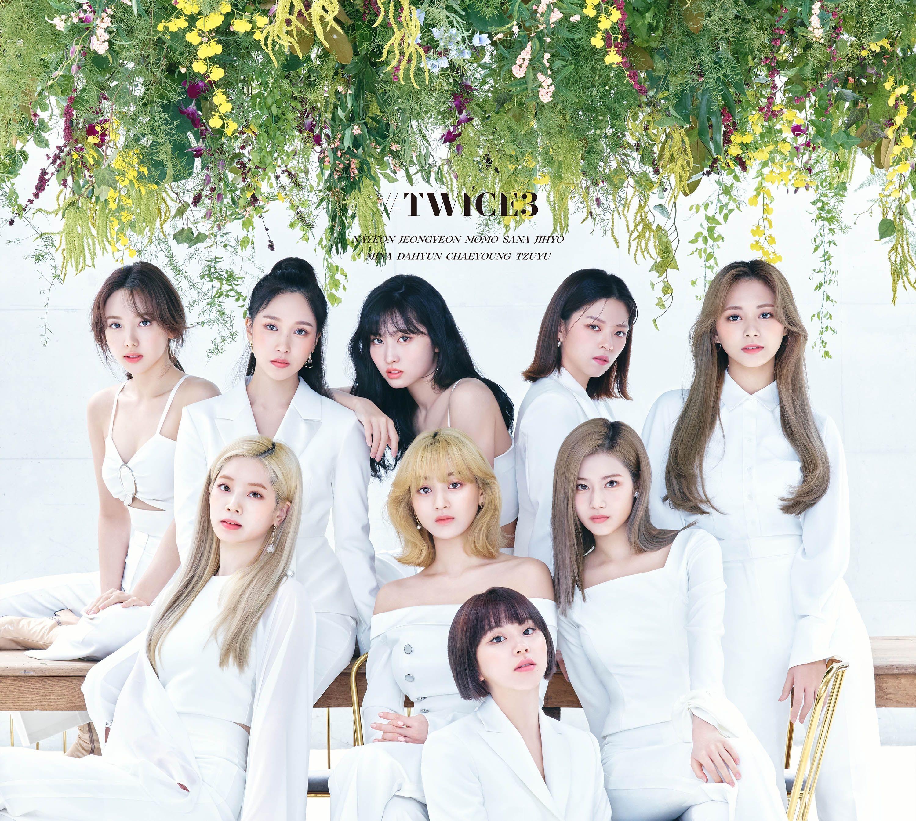 Portada del álbum "#TWICE3", de TWICE