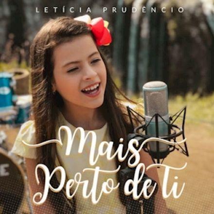 Capa do álbum "Mais Perto De Ti", de Letícia Prudêncio