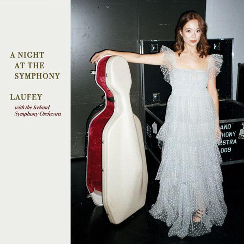 Capa do álbum "Valentine (Live at The Symphony)", de Laufey