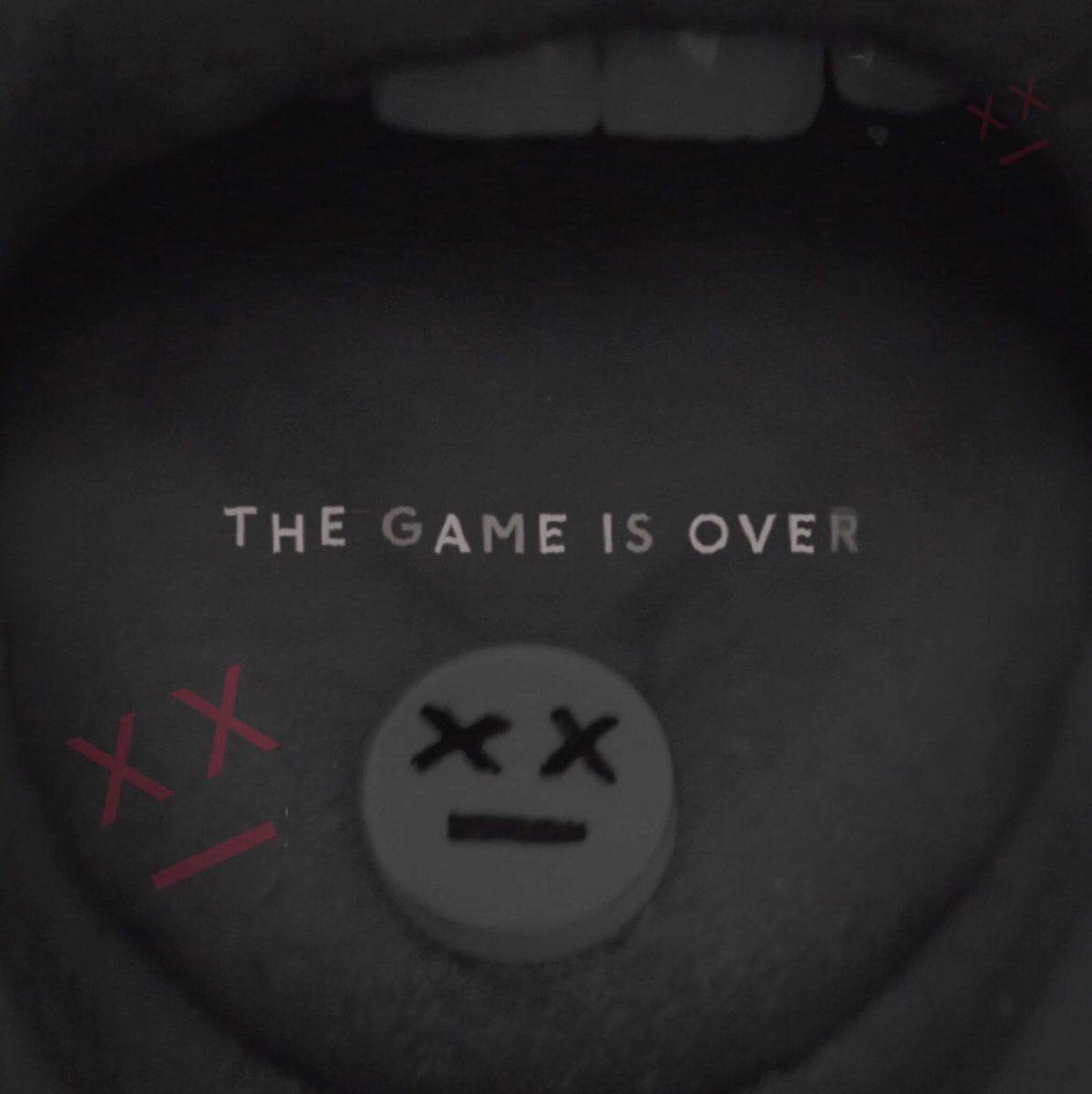 Capa do álbum "The Game Is Over", de Evanescence