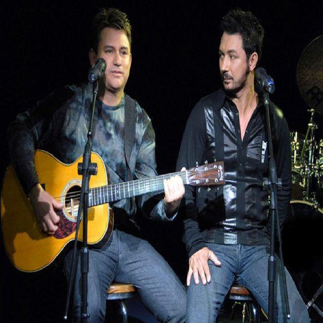 Album cover of "Pensa Em Mim (Ao Vivo)" by Lucas e Luan