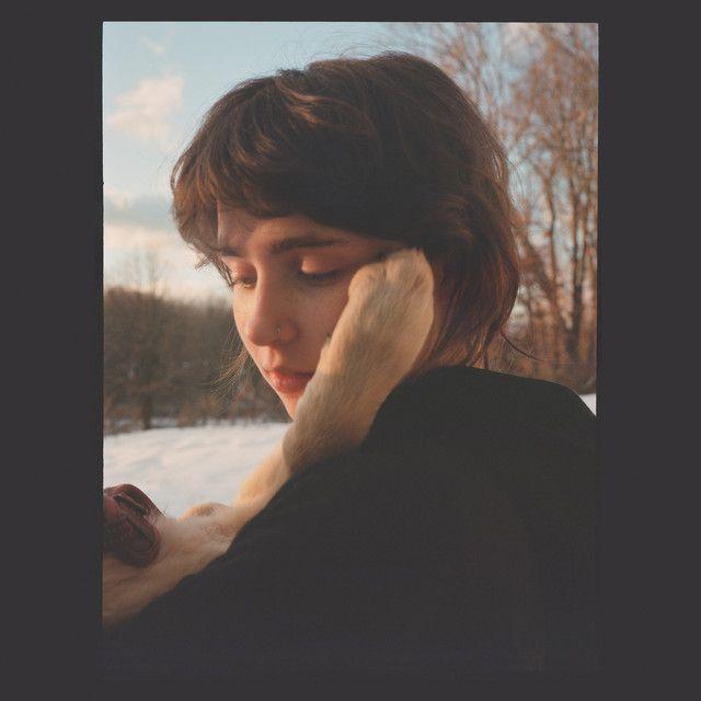 Capa do álbum "Sling", de Clairo
