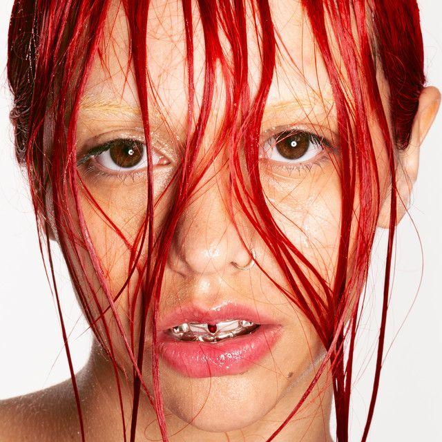 Capa do Álbum "epistolares", de AKRIILA