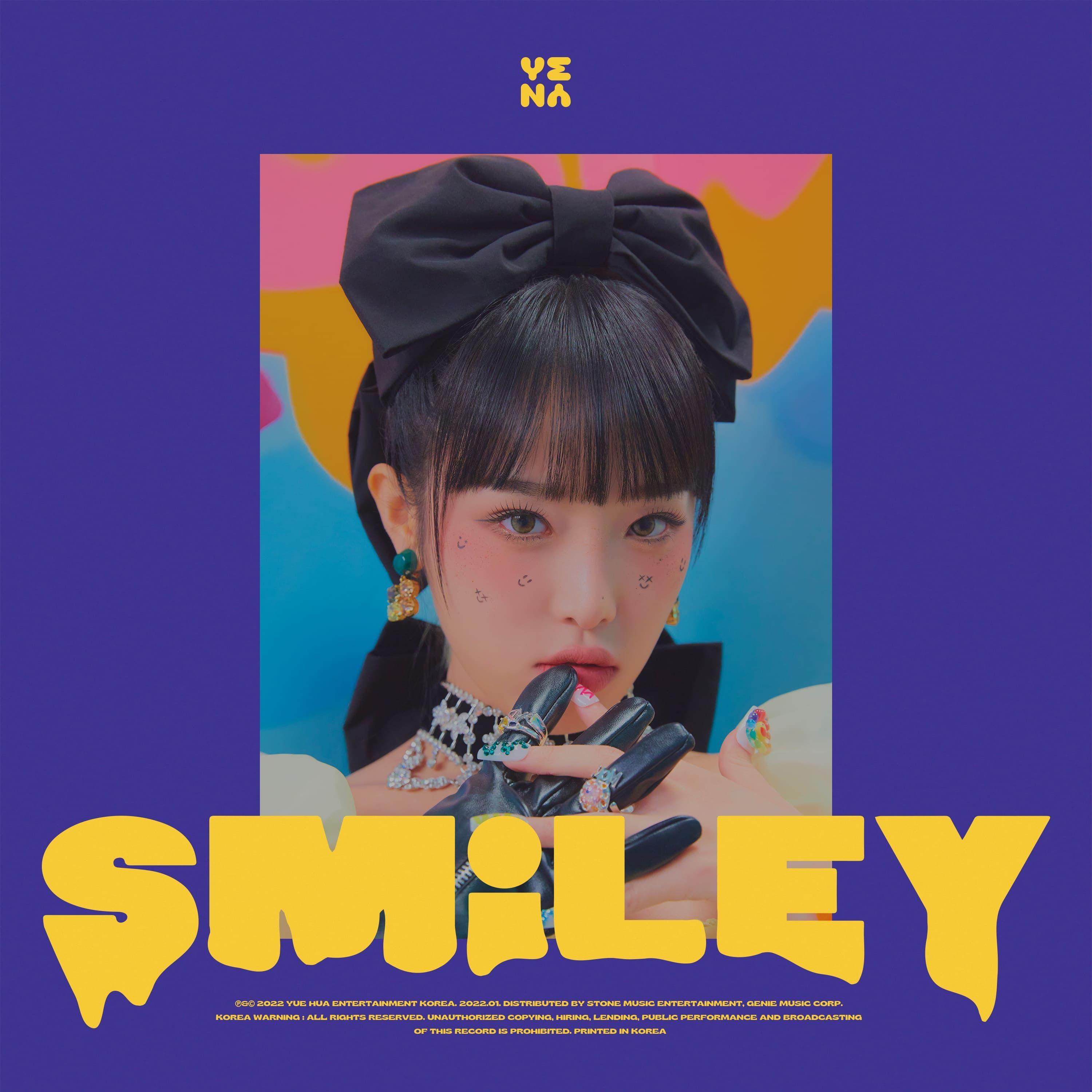 Capa do álbum "ˣ‿ˣ (SMiLEY)", de YENA