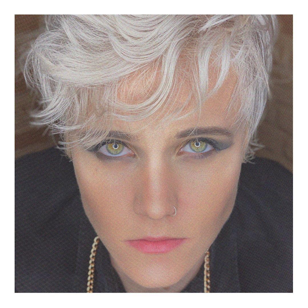 Capa do Single/EP "Palhaço de Brinquedo", de Joyce Albuquerque